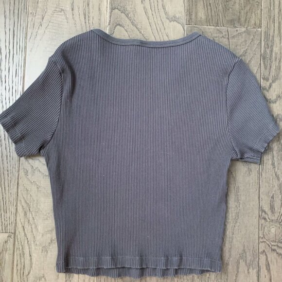 UNIQLO Ribbed Cropped Tee - Picture 2 of 2